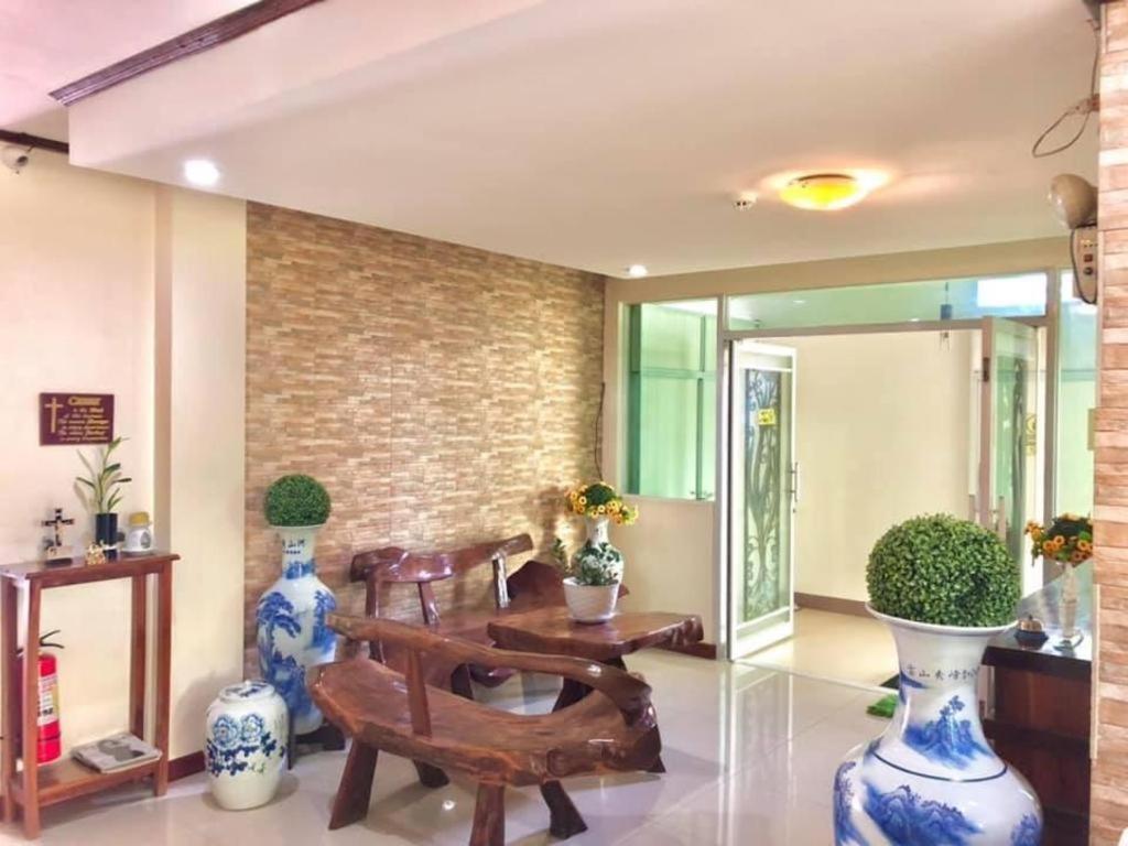 Jm Backpackers Hometel Guimaras Buitenkant foto